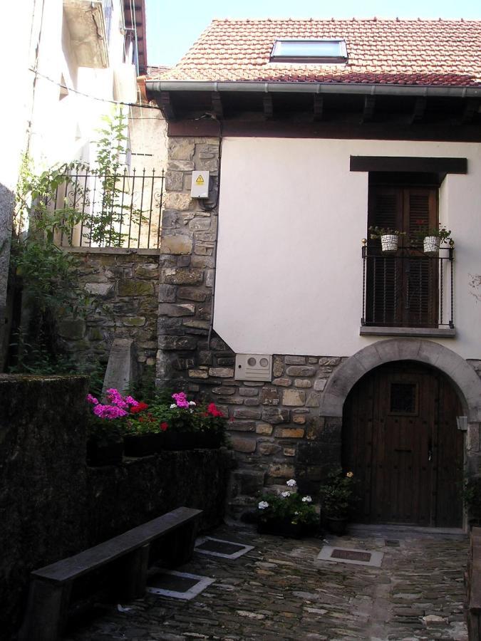Pedroixko Etxea Apartamento Uztarroz Exterior foto